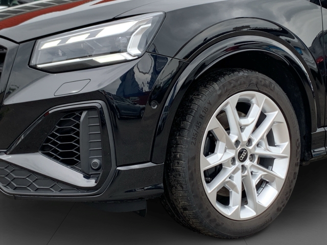 SQ2 2.0 TFSI quattro AHK Navi Matrix Kamera SHZ