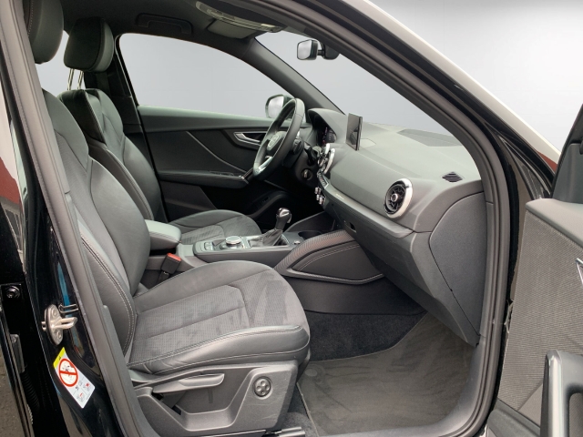 SQ2 2.0 TFSI quattro AHK Navi Matrix Kamera SHZ