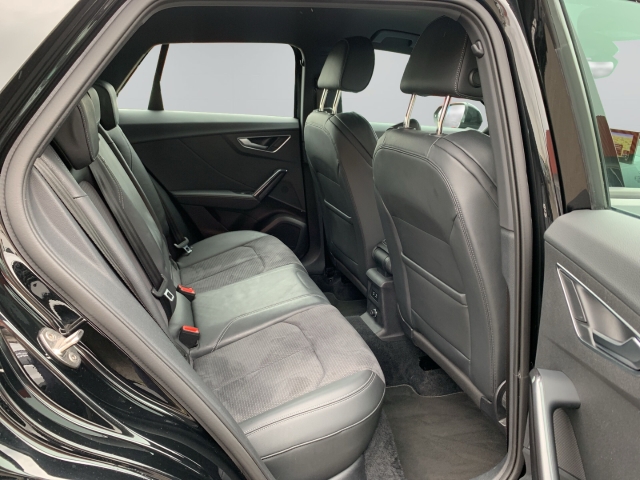 SQ2 2.0 TFSI quattro AHK Navi Matrix Kamera SHZ