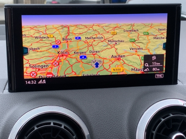 SQ2 2.0 TFSI quattro AHK Navi Matrix Kamera SHZ