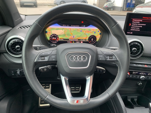 SQ2 2.0 TFSI quattro AHK Navi Matrix Kamera SHZ