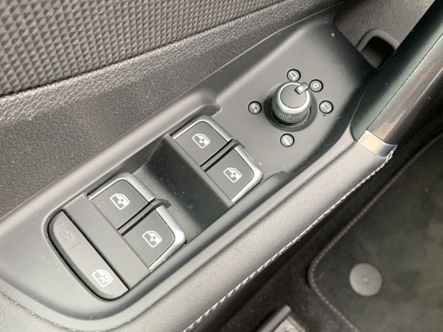 SQ2 2.0 TFSI quattro AHK Navi Matrix Kamera SHZ
