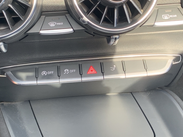 TT Roadster 1.8 TFSI S-line Navi LED Klimaautom.