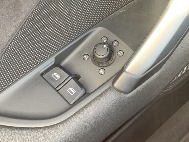 TT Roadster 1.8 TFSI S-line Navi LED Klimaautom.