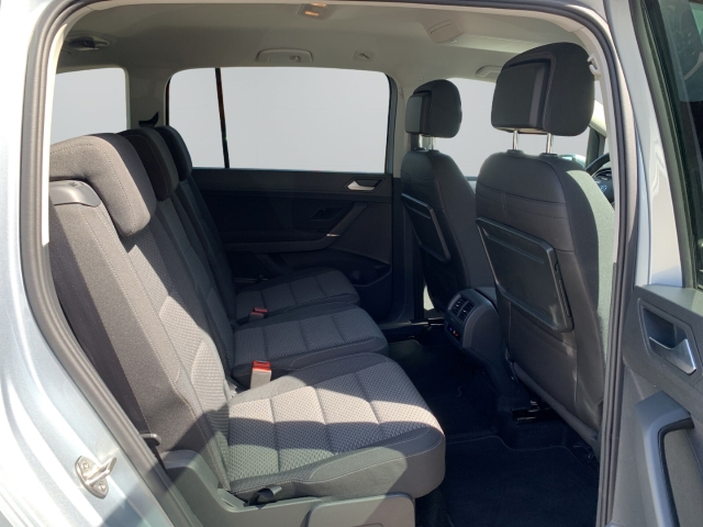 Touran 2.0 TDI Comfortline 7-Sitze AHK Navi ACC