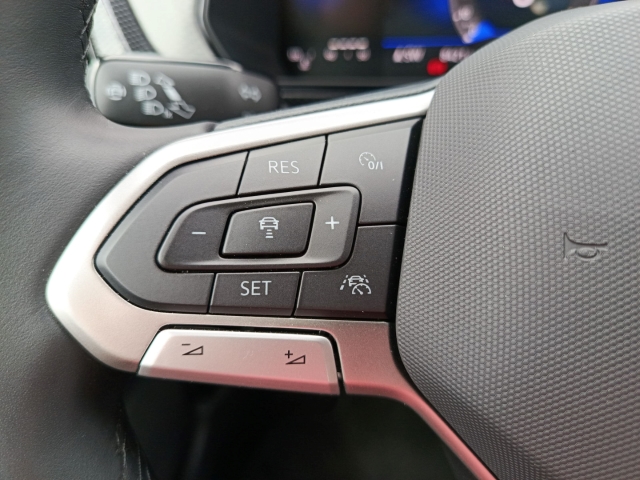 T-Cross 1.0 TSI Life Navi Kamera ACC SHZ GJR
