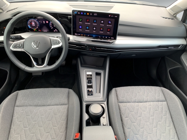 Golf 1.5 eTSI DSG AHK Navi H&K ACC SHZ PDC