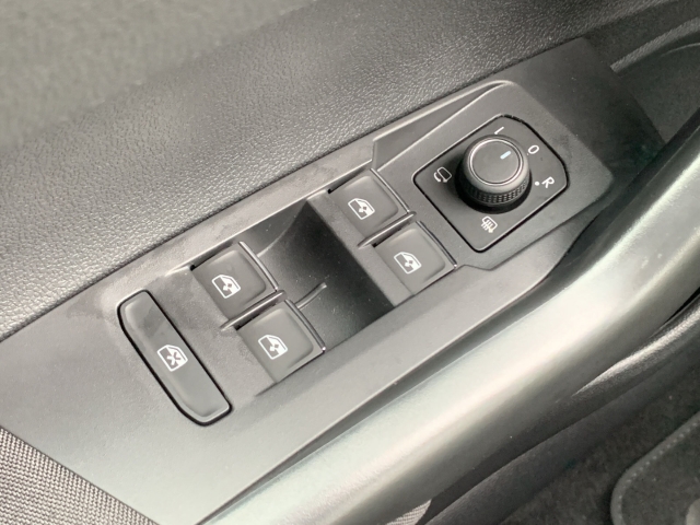 Taigo 1.0 TSI Style Navi LED ACC SHZ Klimaaut.