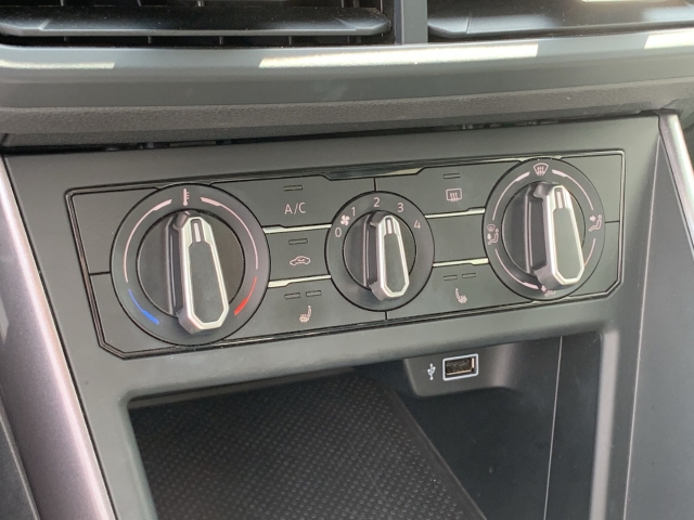 Polo 1.0 TSI Highline Pano Navi LED SHZ APP GJR