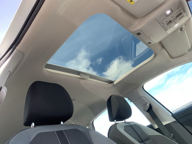 Polo 1.0 TSI Highline Pano Navi LED SHZ APP GJR