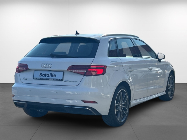 A3 Sportback 40 e-tron Navi ACC Kamera SHZ 18''