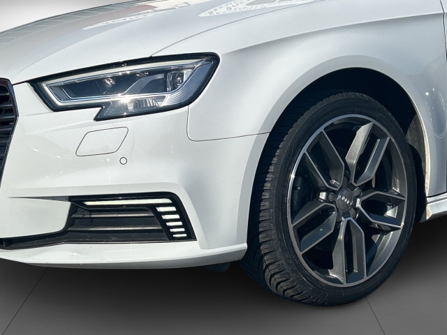 A3 Sportback 40 e-tron Navi ACC Kamera SHZ 18''