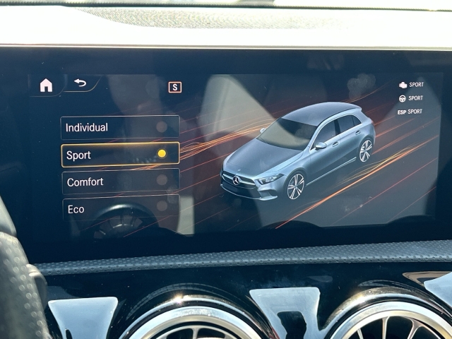 A 180 d AMG Line HUD Pano Navi Memory Sitze LED