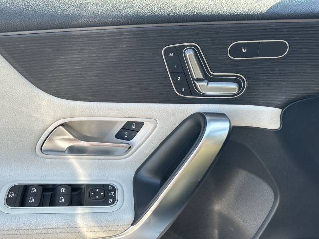 A 180 d AMG Line HUD Pano Navi Memory Sitze LED