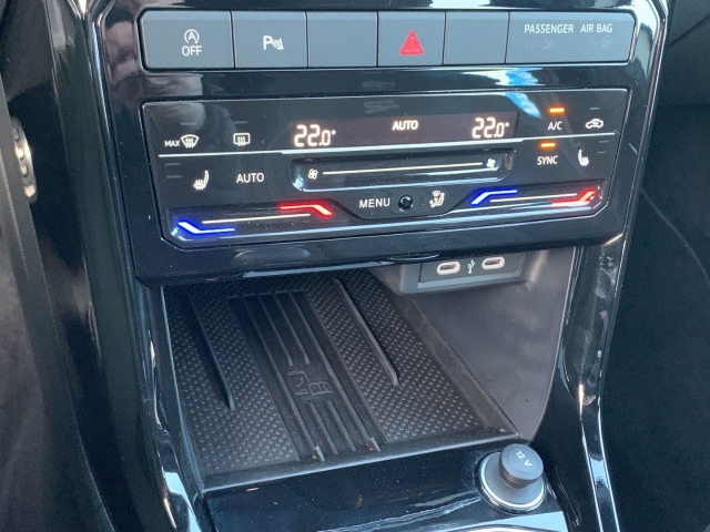 T-Cross 1.0 TSI R-Line Navi LED ACC SHZ GJR