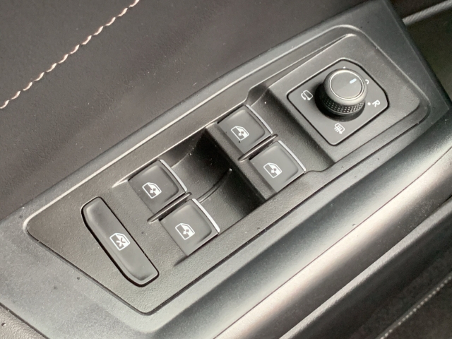 T-Roc 1.0 TSI R-Line AHK ACC SHZ App-Connect