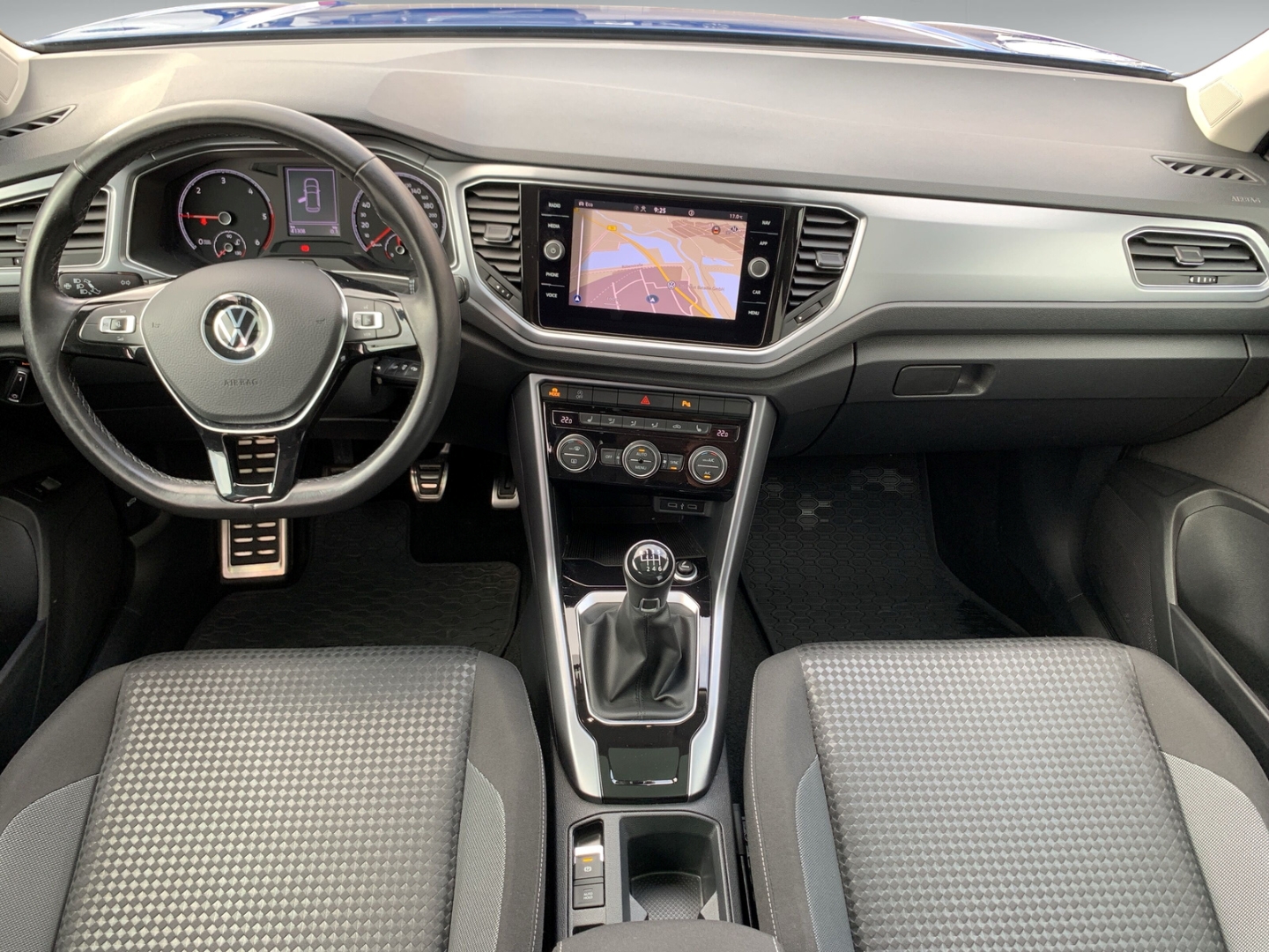 T-Roc 2.0 TDI Style AHK Pano Navi El. Heckklappe