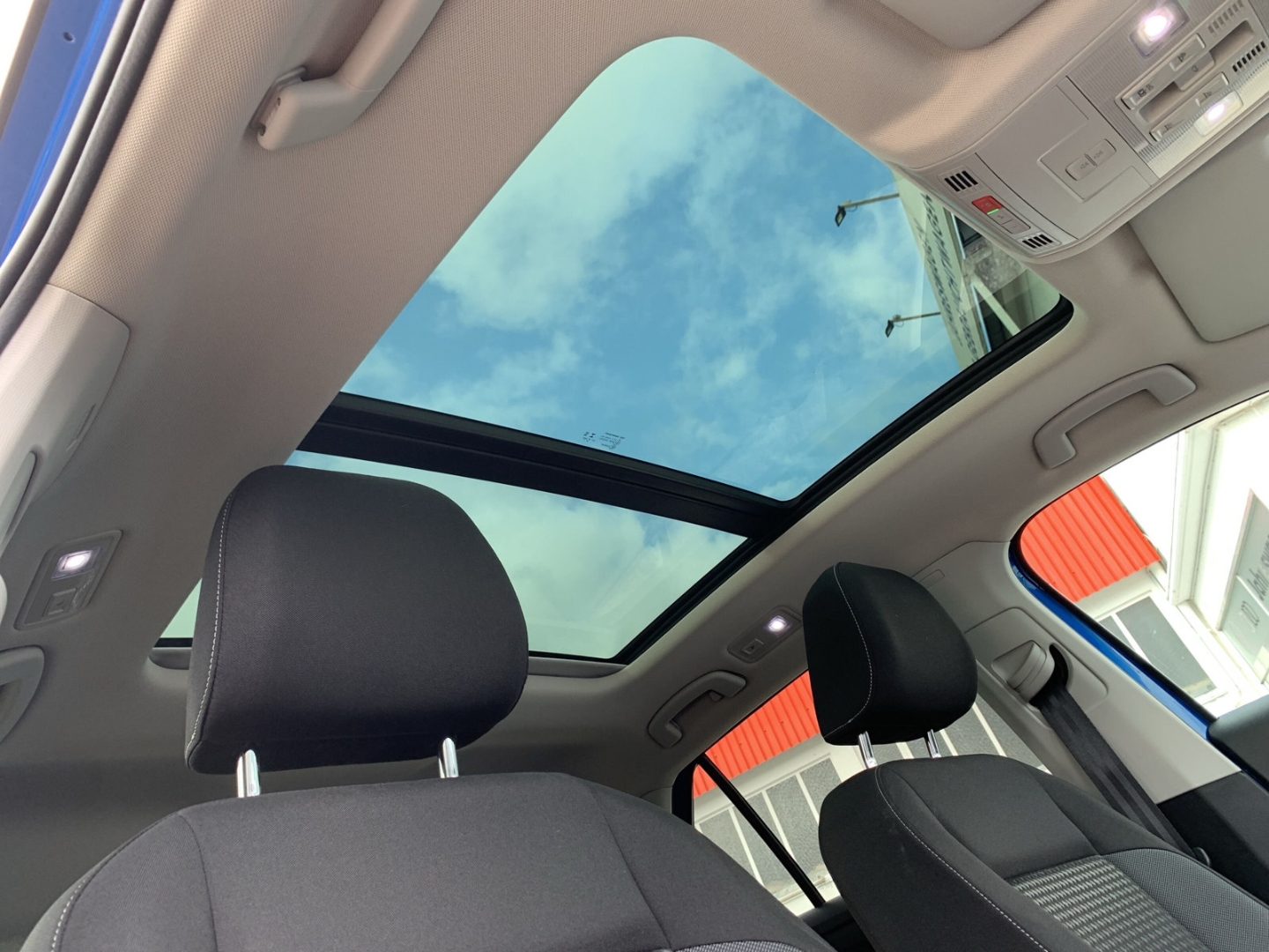 T-Roc 2.0 TDI Style AHK Pano Navi El. Heckklappe