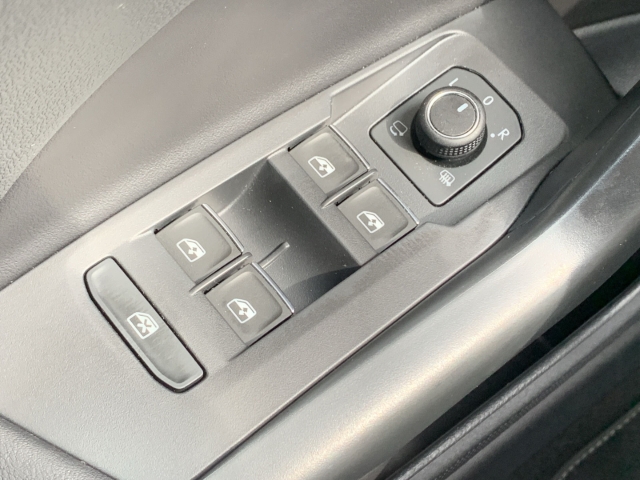T-Cross 1.0 TSI R-Line Navi Kamera SHZ Matrix