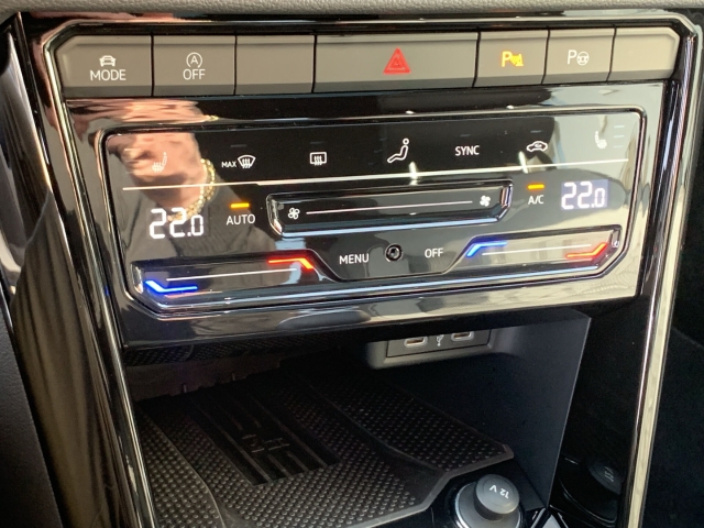 T-Roc 1.0 TSI R-Line Navi Panodach ACC App-Conn.