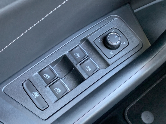 T-Roc 1.0 TSI R-Line Navi Panodach ACC App-Conn.