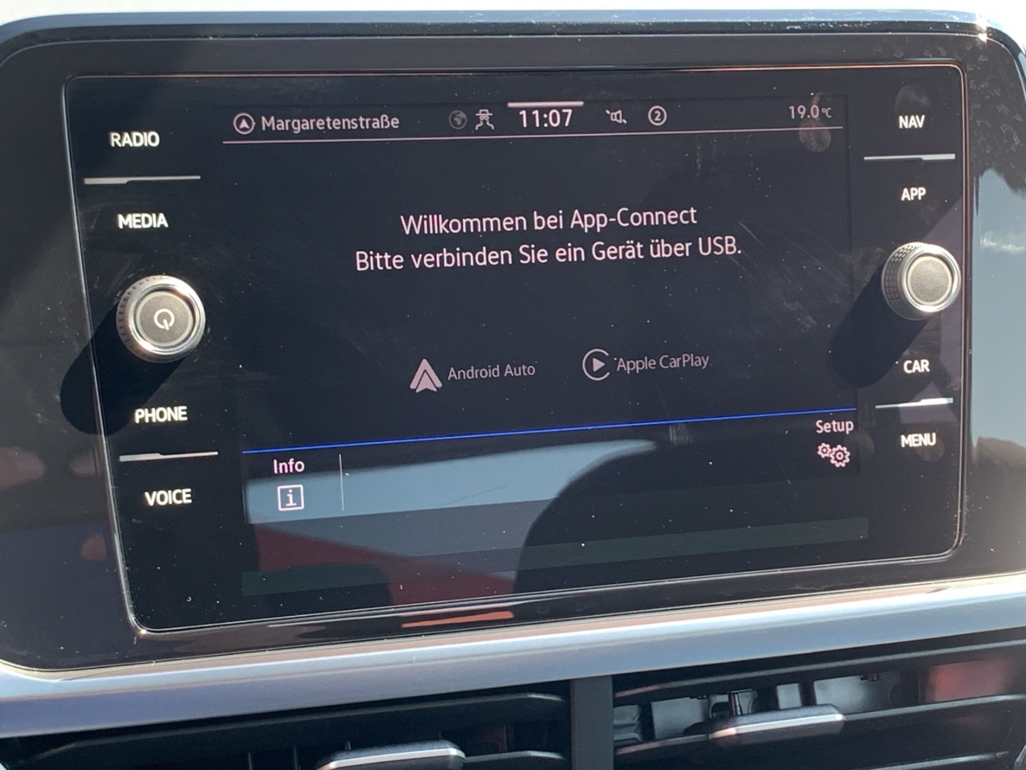 T-Roc 1.0 TSI Life AHK Standhzg Rückfahrkam. Navi