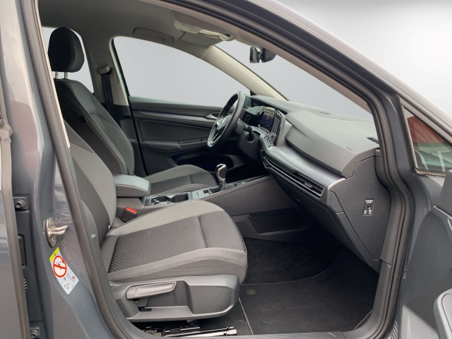 Golf VIII 1.5 TSI Active StandHZG Navi Kamera