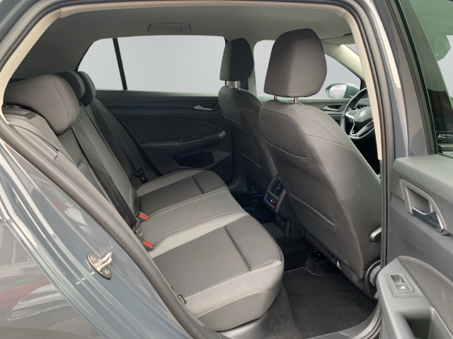 Golf VIII 1.5 TSI Active StandHZG Navi Kamera