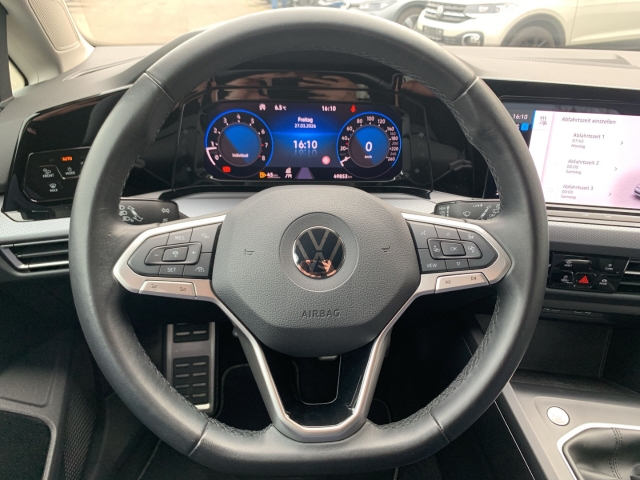 Golf VIII 1.5 TSI Active StandHZG Navi Kamera