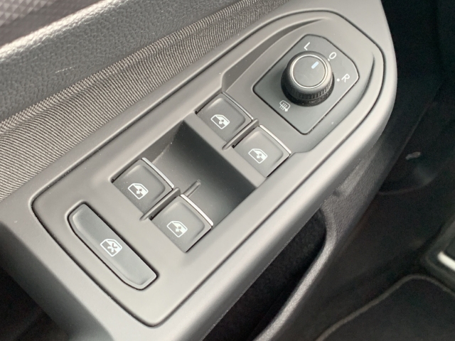 Golf VIII 1.5 TSI Active StandHZG Navi Kamera