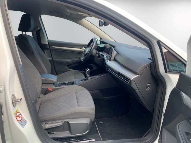 Golf VIII 1.5 TSI Life Navi Rückfahrkam. SHZ