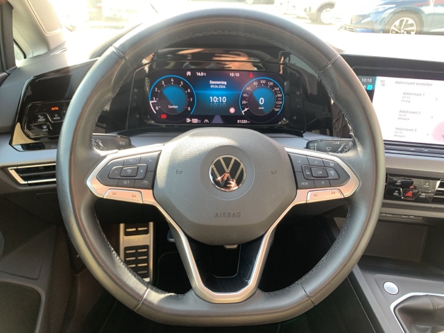 Golf VIII 1.5 TSI Active HUD StandHZG Navi ACC