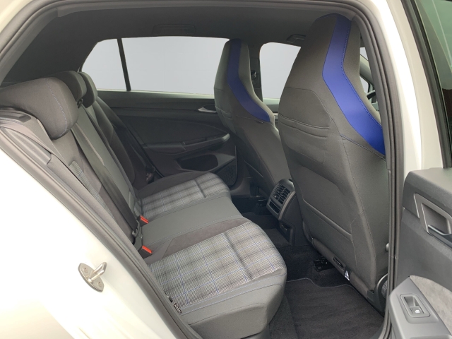 Golf VIII GTE 1.5 eHybrid AHK Navi Matrix ACC