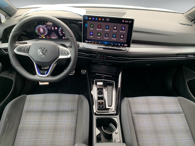 Golf VIII GTE 1.5 eHybrid AHK Navi Matrix ACC