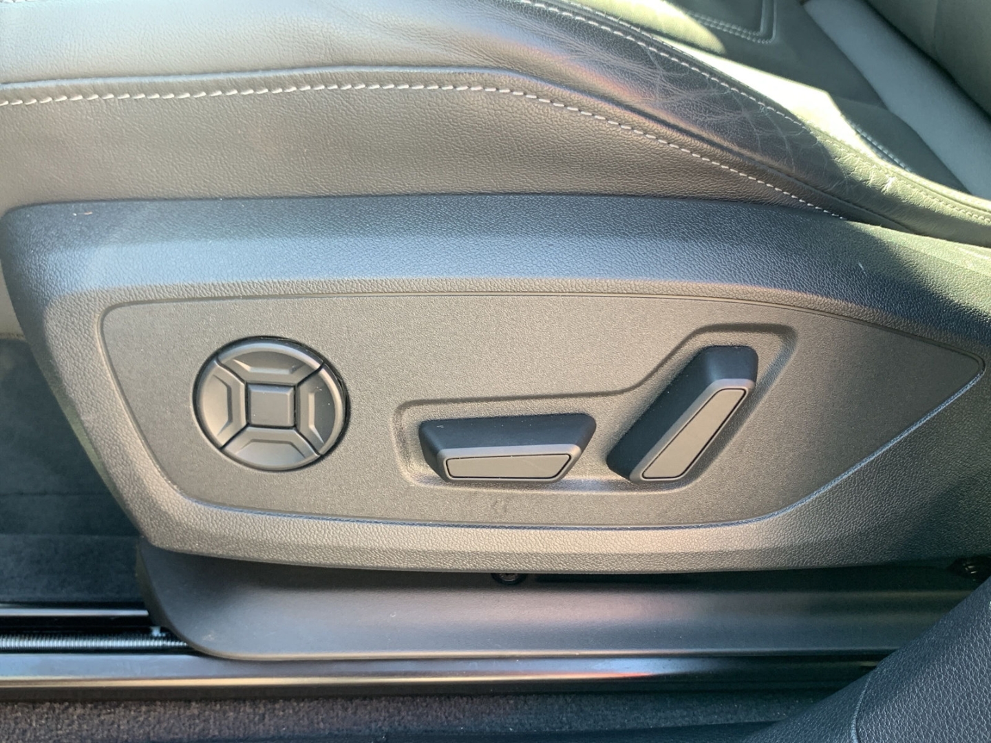 Q3 Sportback 2.0 TFSI quattro S-line AHK SHZ LED