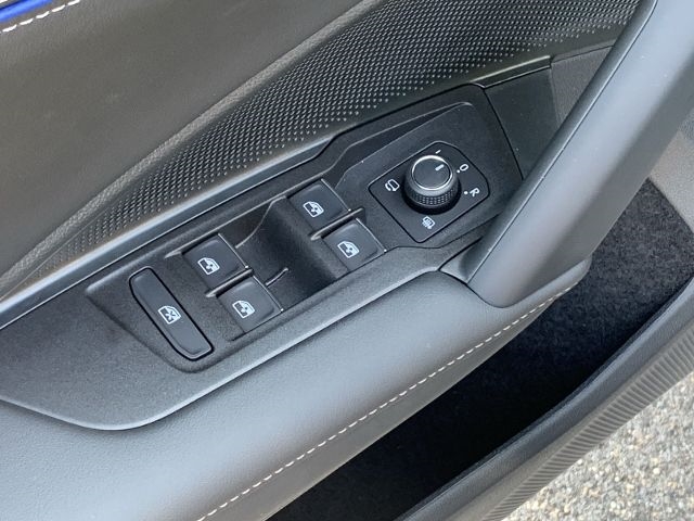 Tiguan 2.0 TDI 4M R-Line AHK Leder Navi