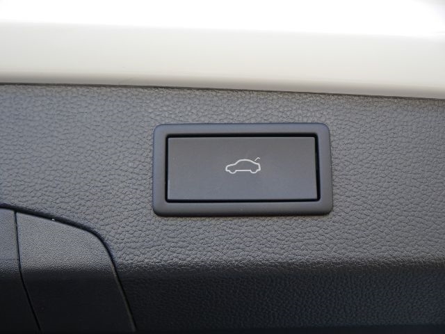 Passat Variant 2.0 TDI Elegance DSG AHK Navi SD