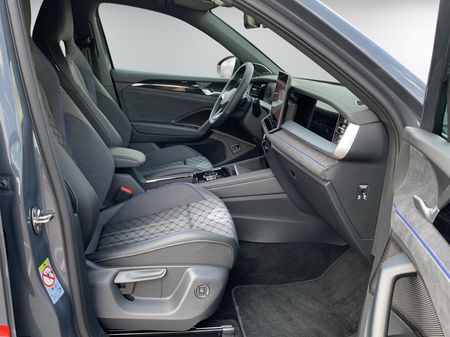 Tayron 2.0 TDI 4M R-Line AHK IQ.Light Navi ACC