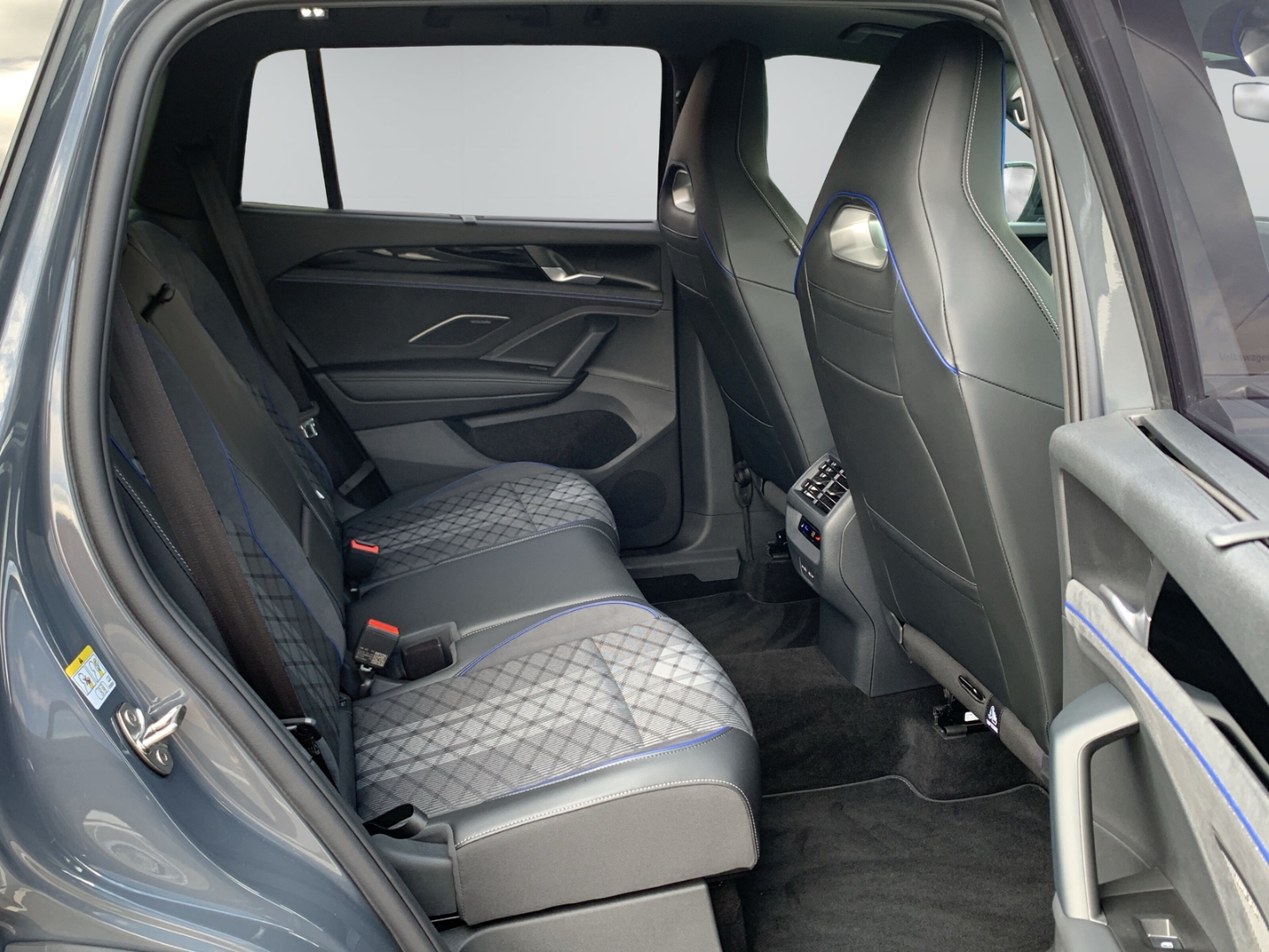 Tayron 2.0 TDI 4M R-Line AHK IQ.Light Navi ACC