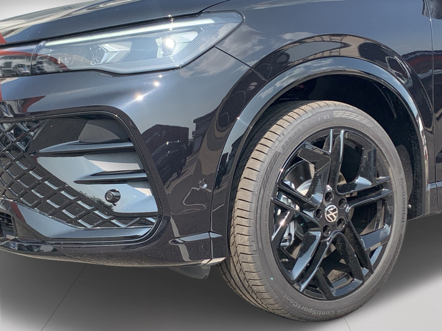 Tiguan 2.0 TDI 4M R-Line AHK Pano Navi Leder ACC