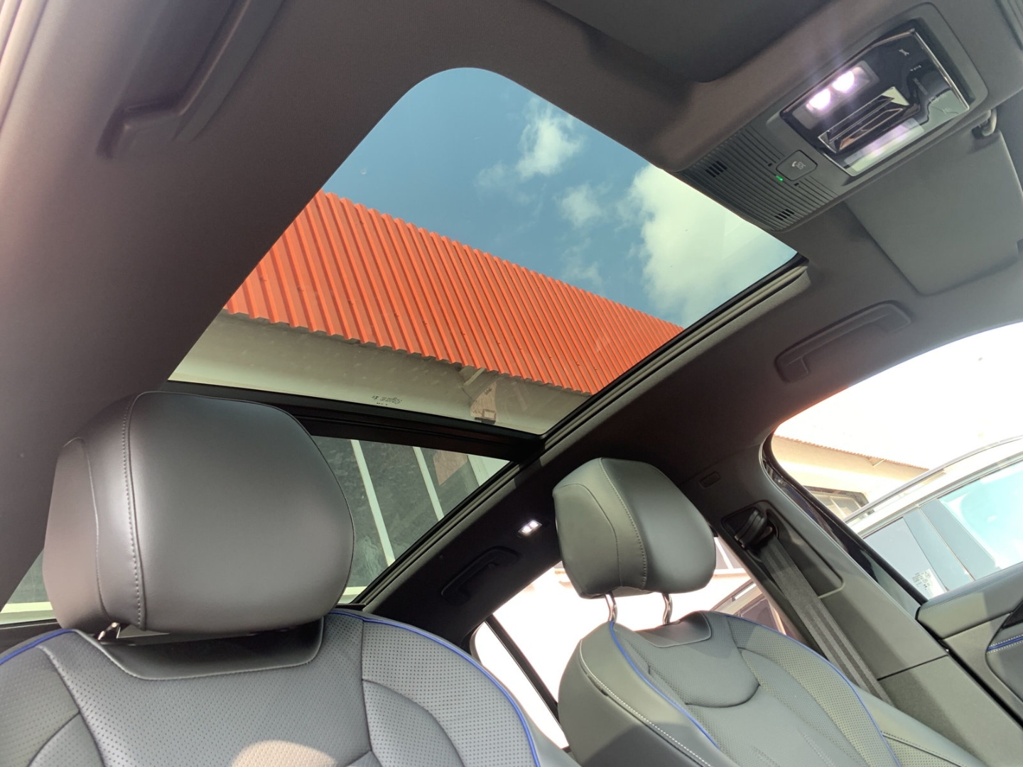 Tiguan 2.0 TDI 4M R-Line AHK Pano Navi Leder ACC