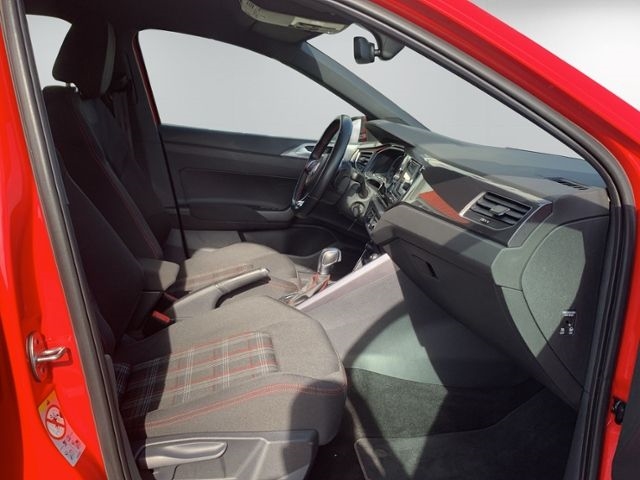 Polo 2.0 TSI LED Kurvenlicht SHZ PDC 18Z Klima