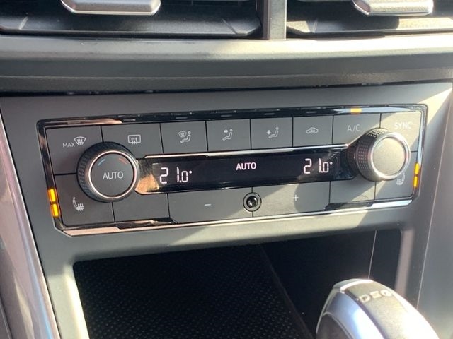 Polo 2.0 TSI LED Kurvenlicht SHZ PDC 18Z Klima