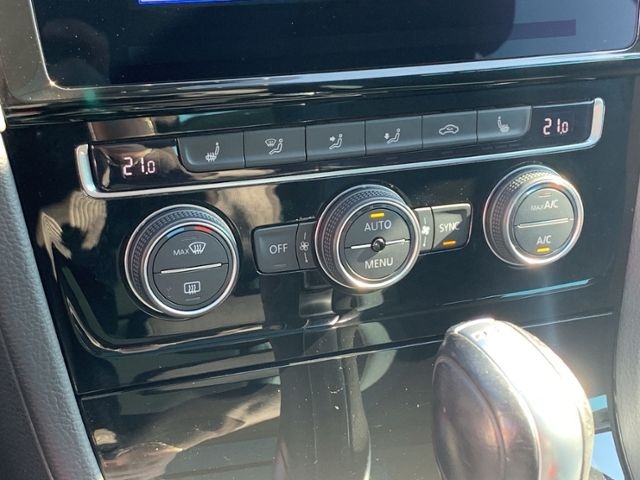 Golf Variant VII 1.6 TDI IQ.DRIVE AHK Navi RFK