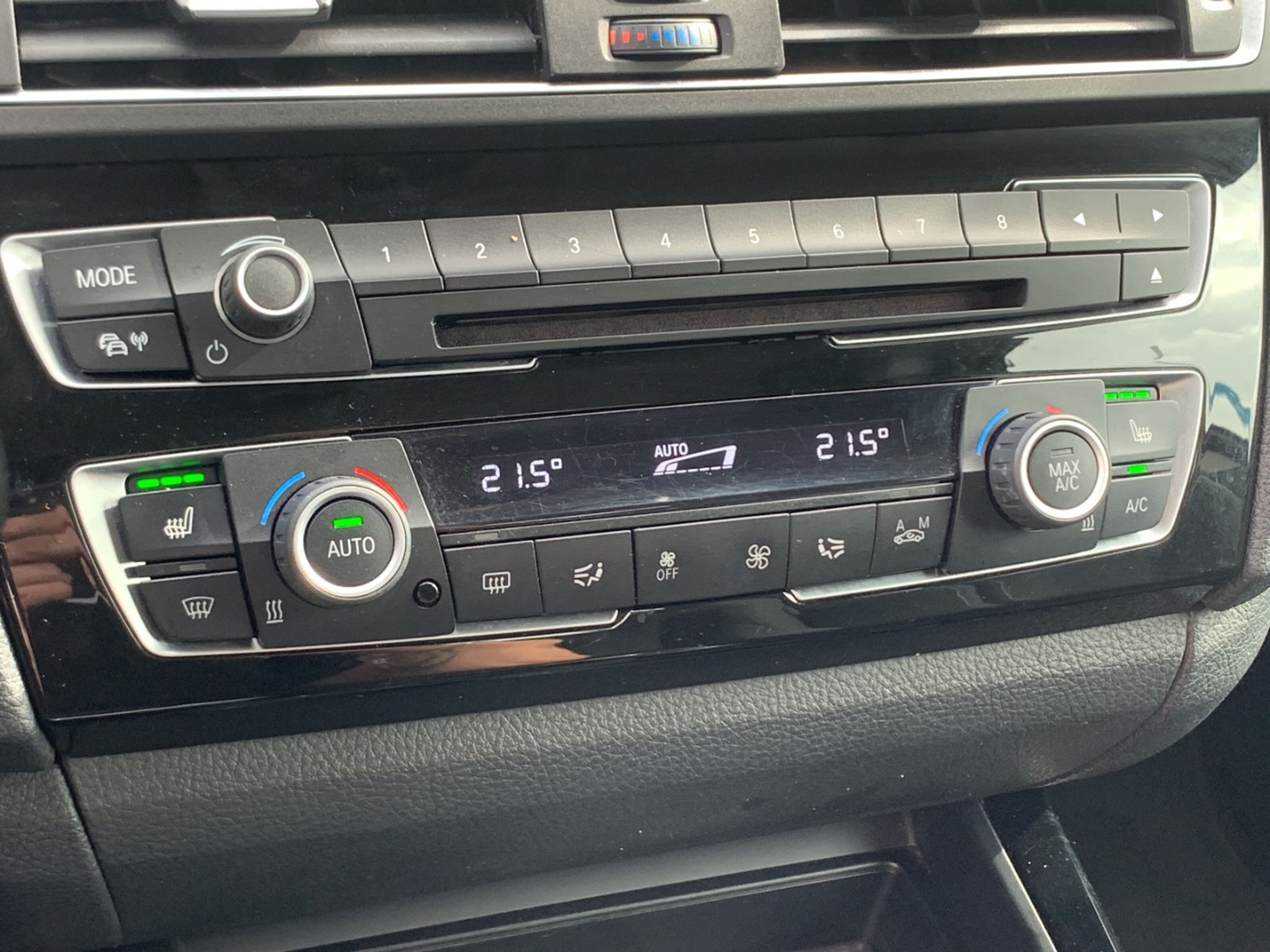 118 i Sport Line Navi LED  SHZ Keyless Klima