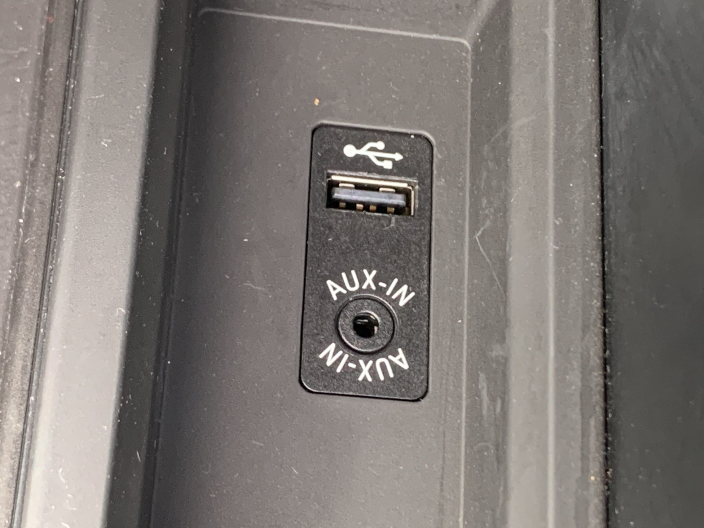 118 i Sport Line Navi LED  SHZ Keyless Klima