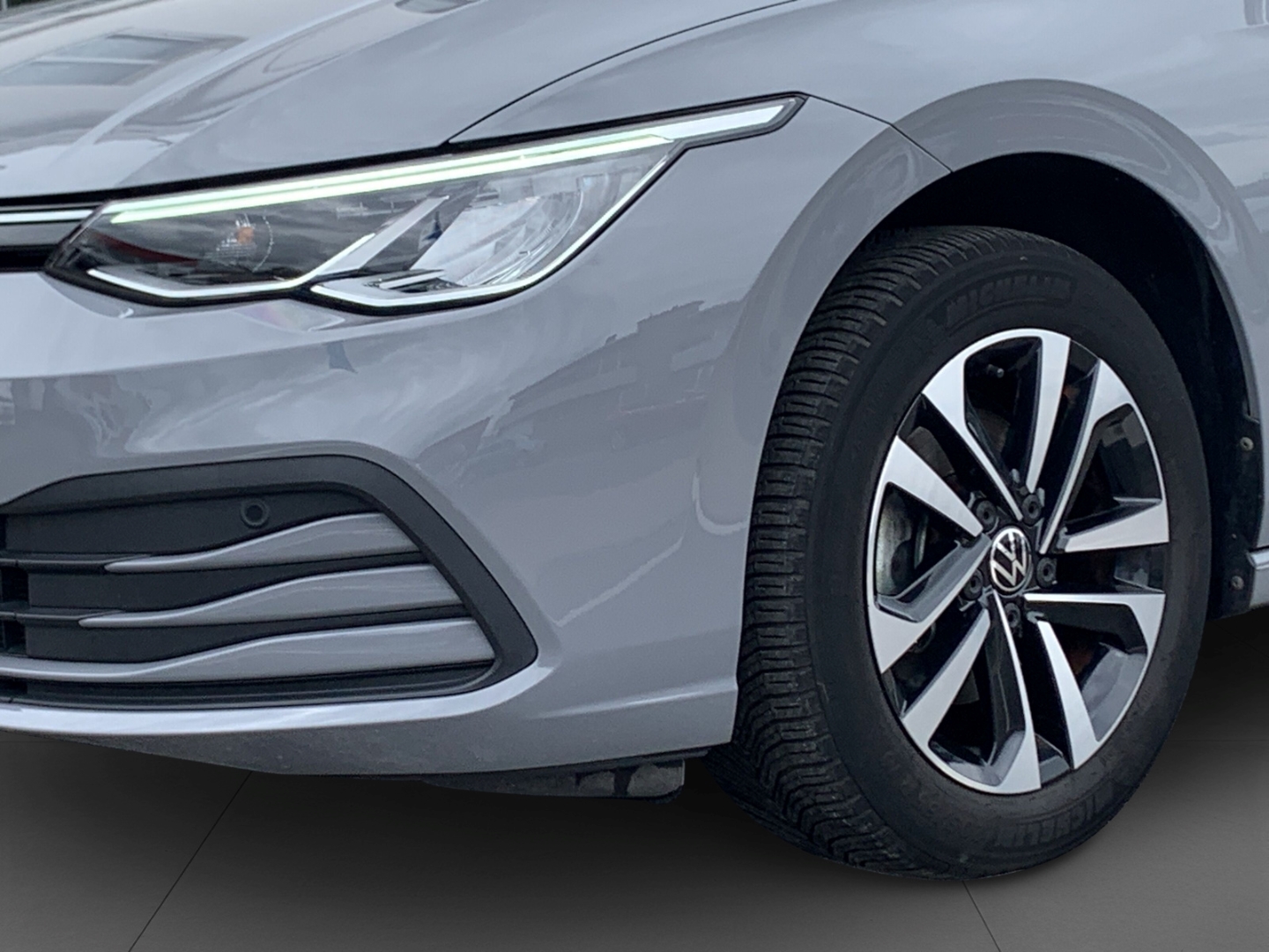 Golf VIII 1.0 TSI United Navi LED ACC SHZ PDC