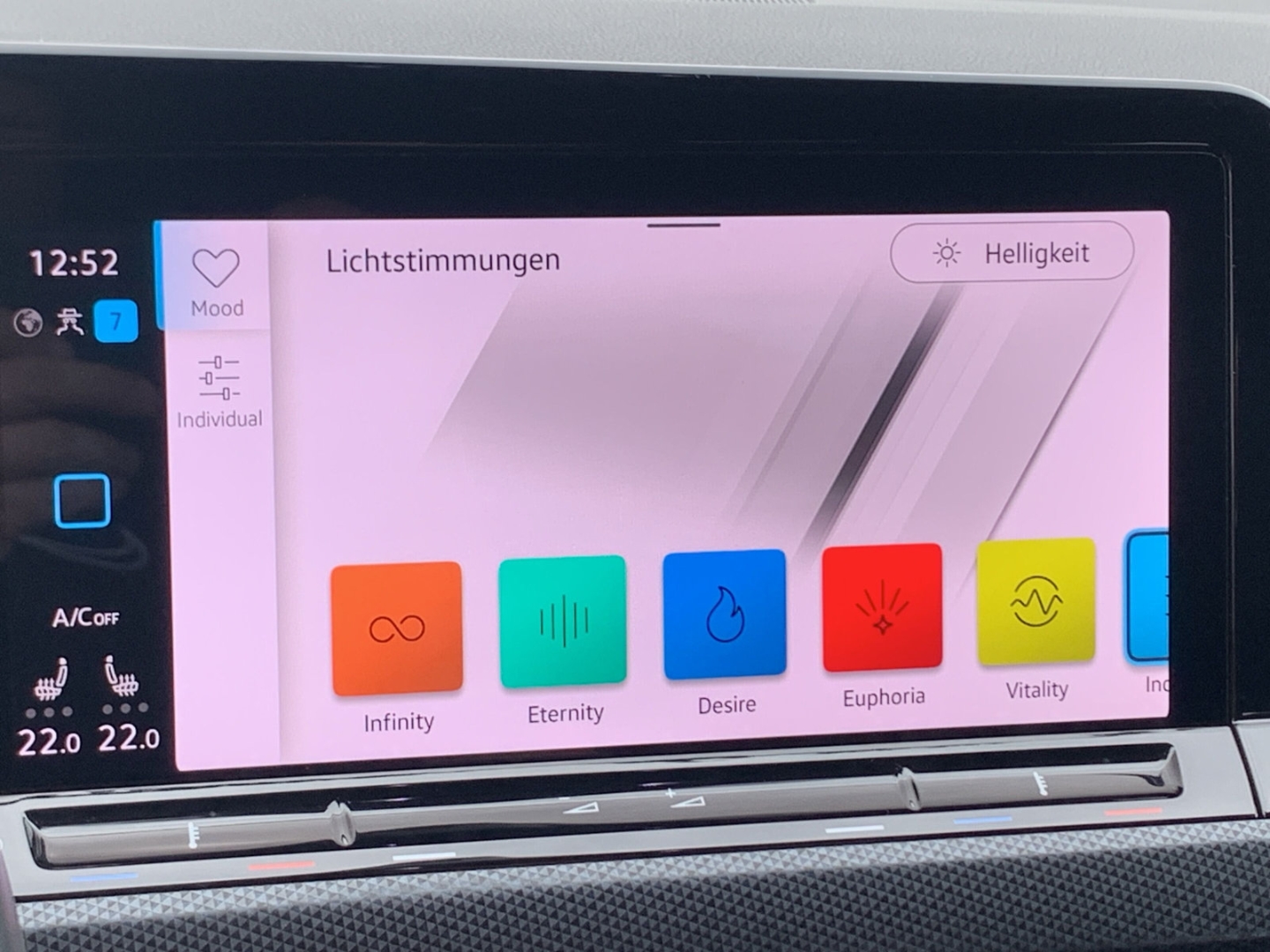 Golf VIII 1.0 TSI United Navi LED ACC SHZ PDC