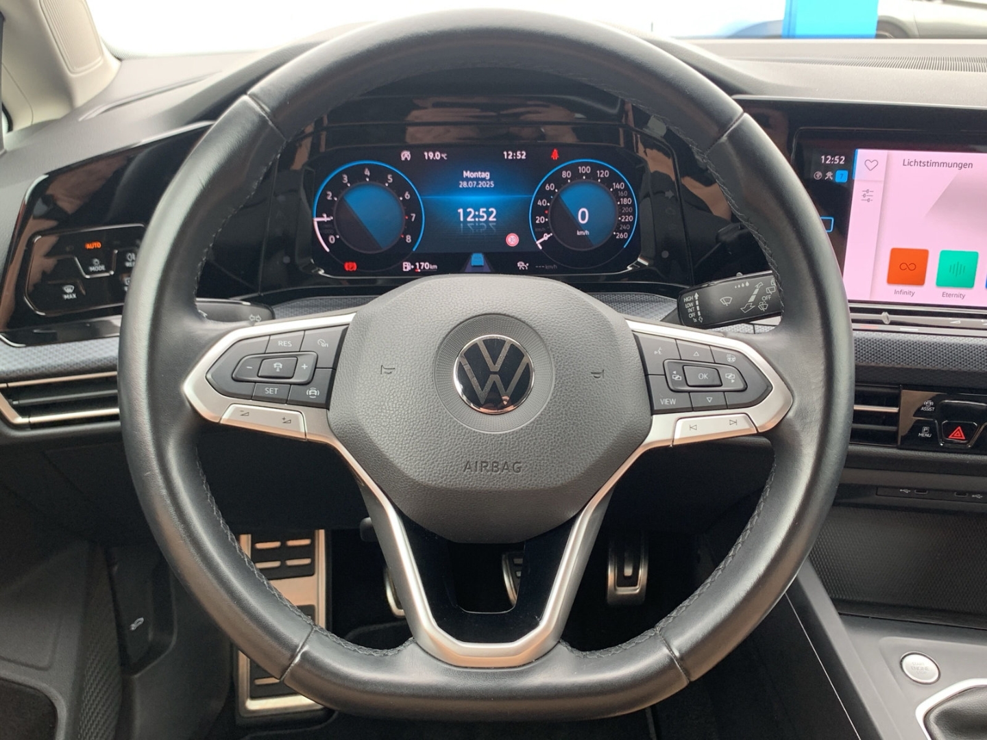 Golf VIII 1.0 TSI United Navi LED ACC SHZ PDC