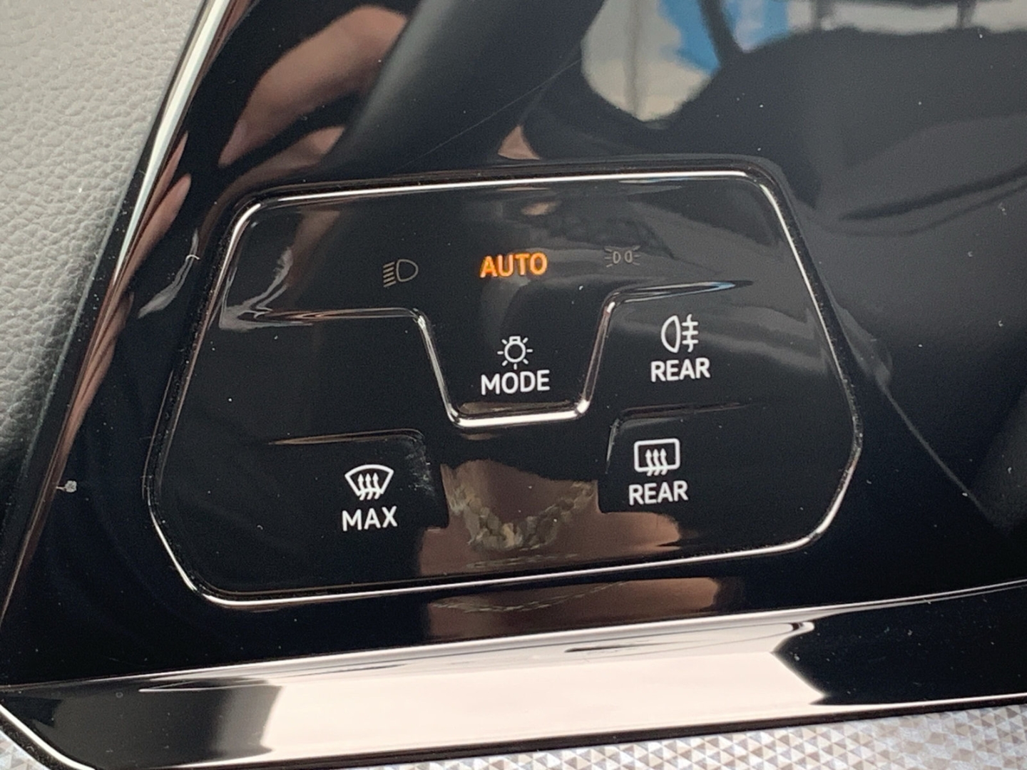 Golf VIII 1.0 TSI United Navi LED ACC SHZ PDC